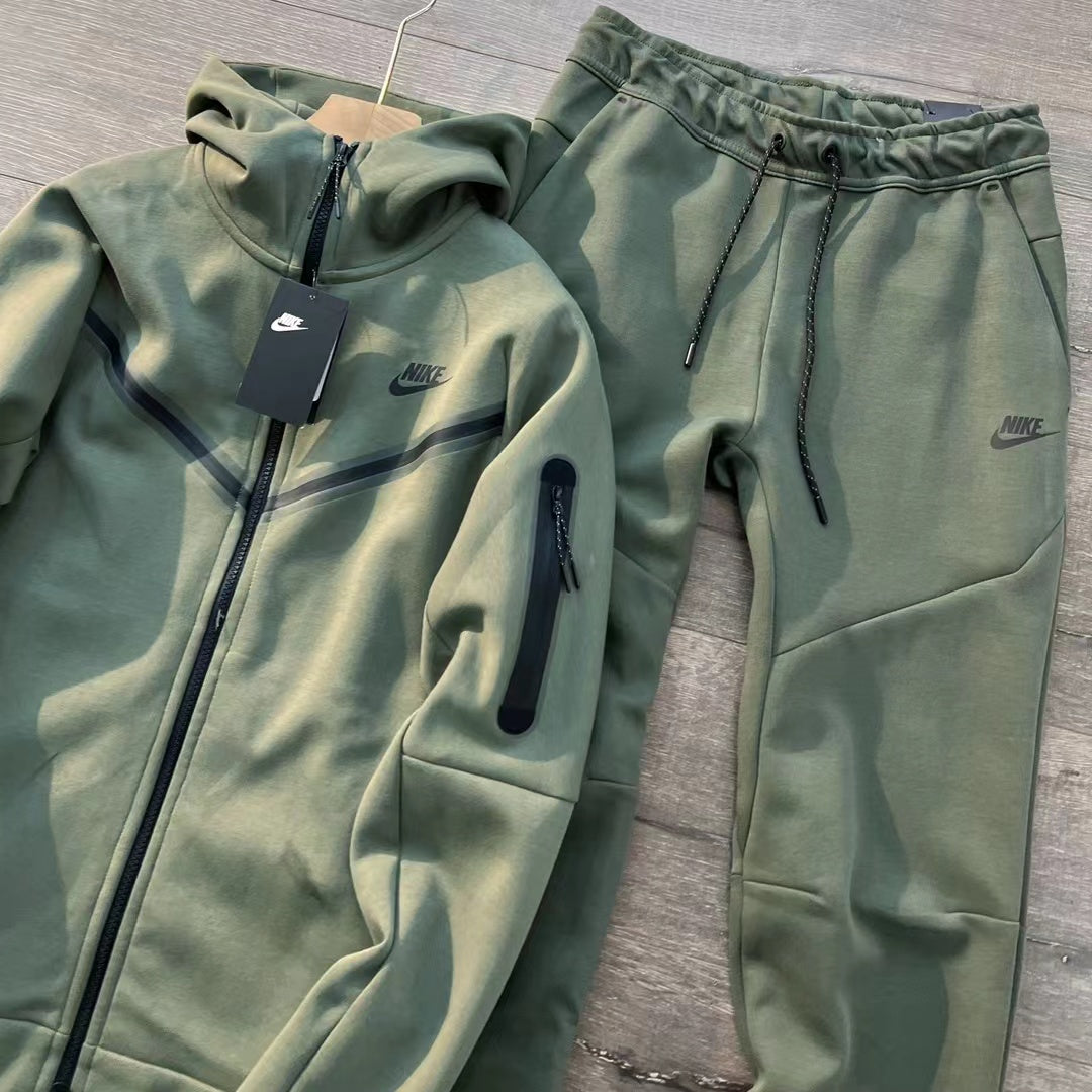 Conjunto Nike Tech